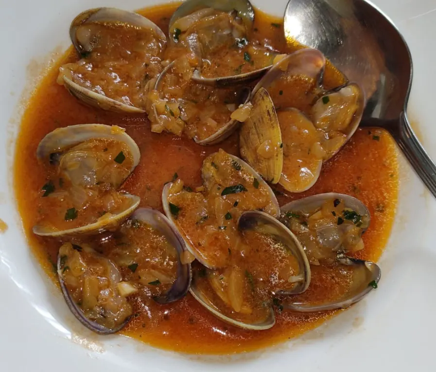 Almejas a la marinera